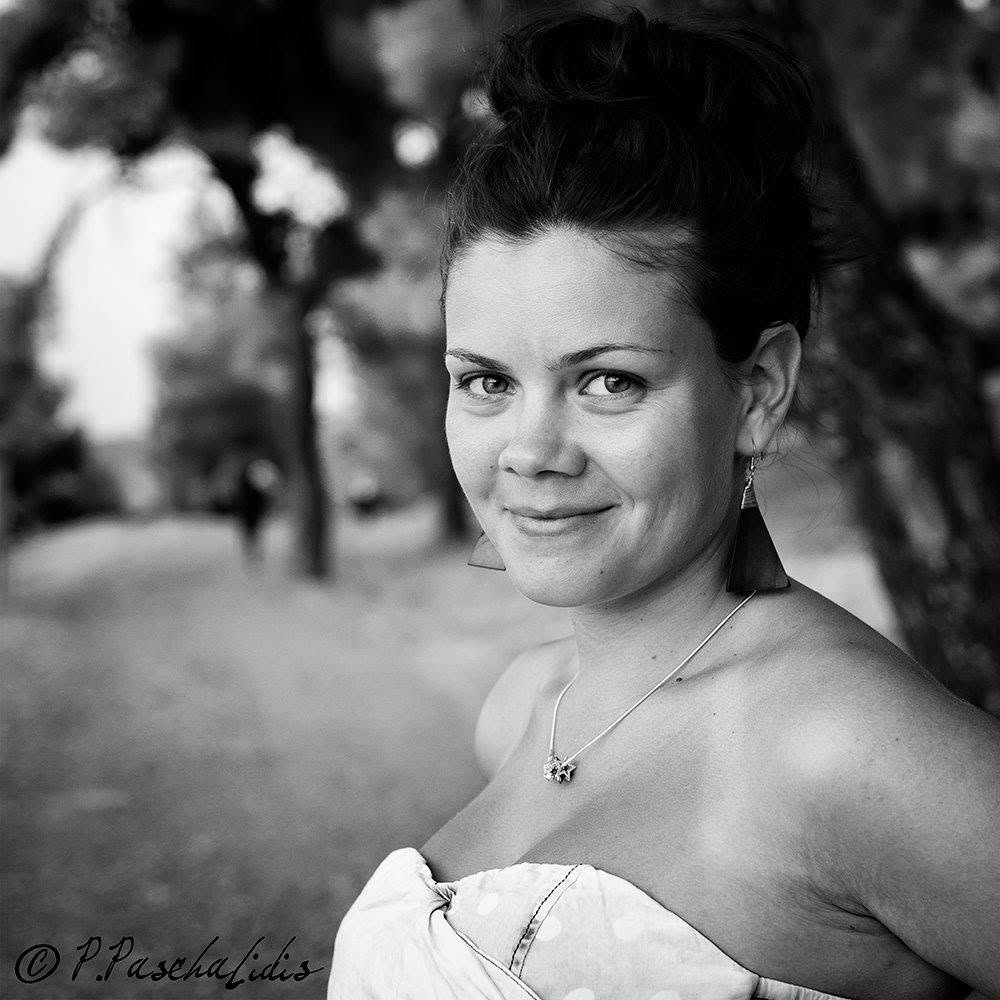 Elena Sokratous, artistic director of the Greek Theater Festival Berlin, outdoors in a park
